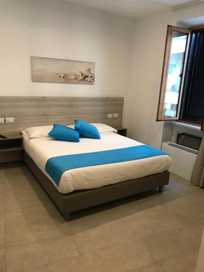 تيراتشينا B E B Riviera Di Levante المظهر الخارجي الصورة