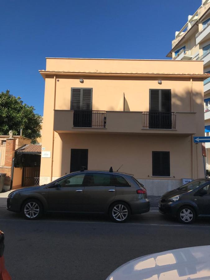 تيراتشينا B E B Riviera Di Levante المظهر الخارجي الصورة